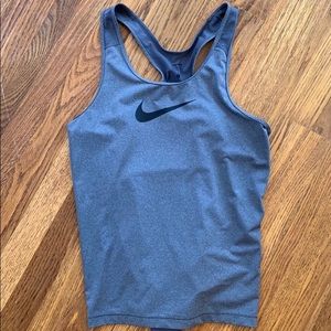 gray nike tank top size large